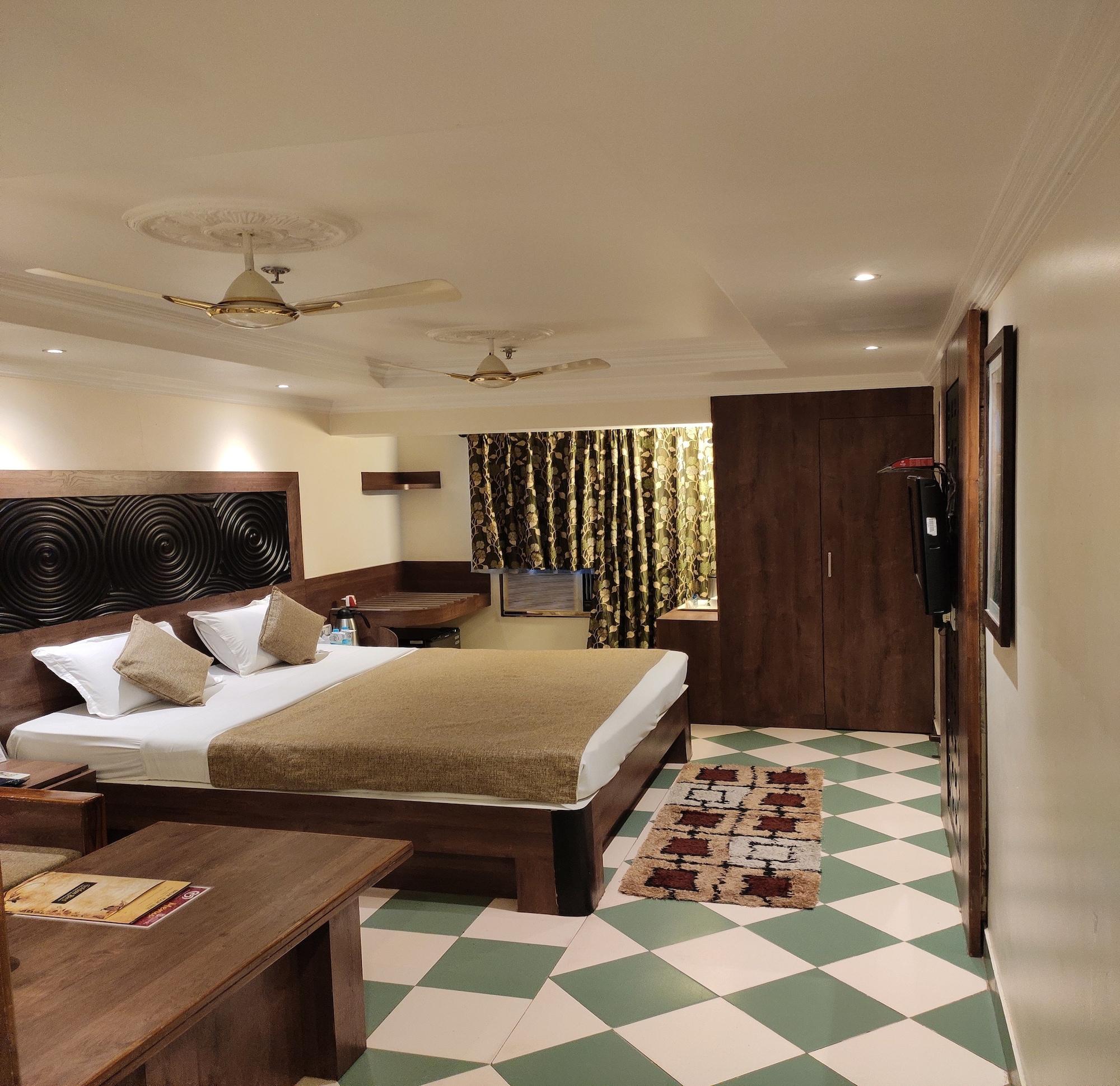 Hotel Pushpak Bhuvanesvar Kültér fotó
