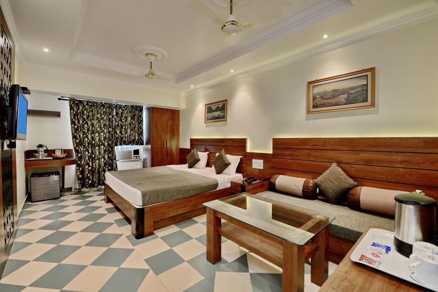Hotel Pushpak Bhuvanesvar Kültér fotó