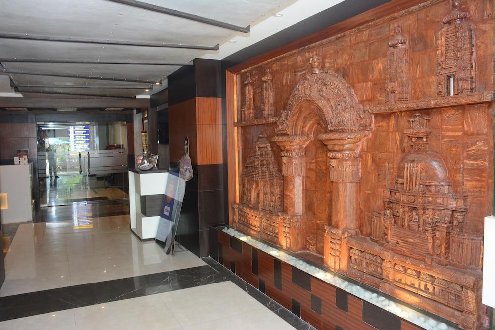 Hotel Pushpak Bhuvanesvar Kültér fotó