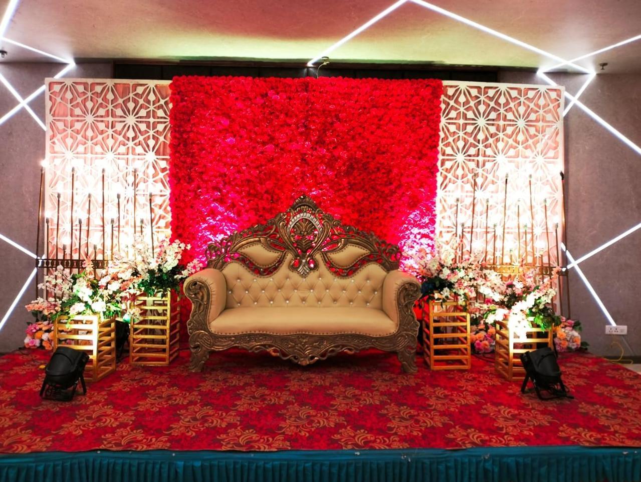 Hotel Pushpak Bhuvanesvar Kültér fotó