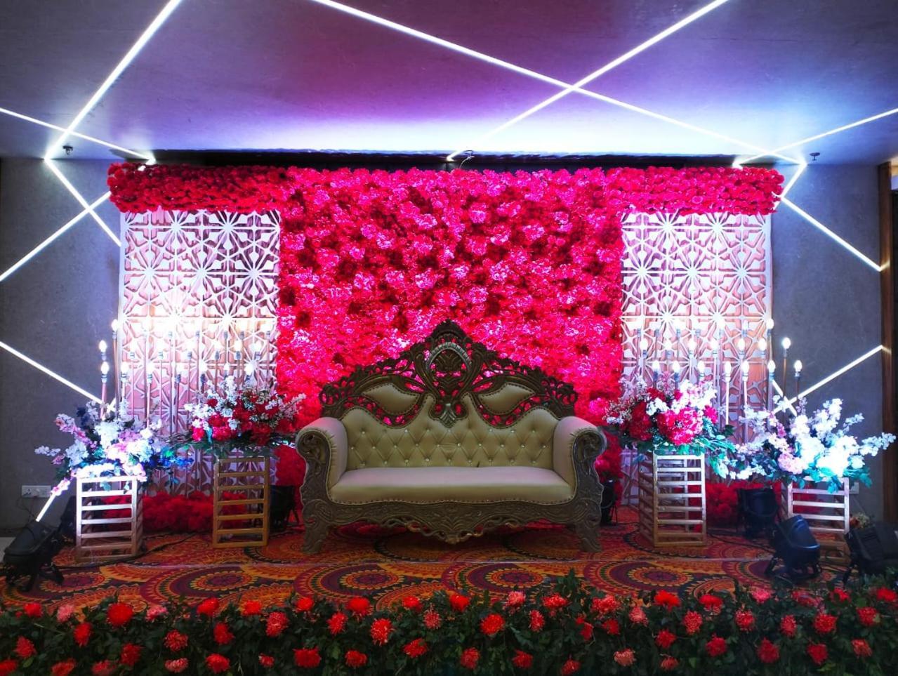 Hotel Pushpak Bhuvanesvar Kültér fotó