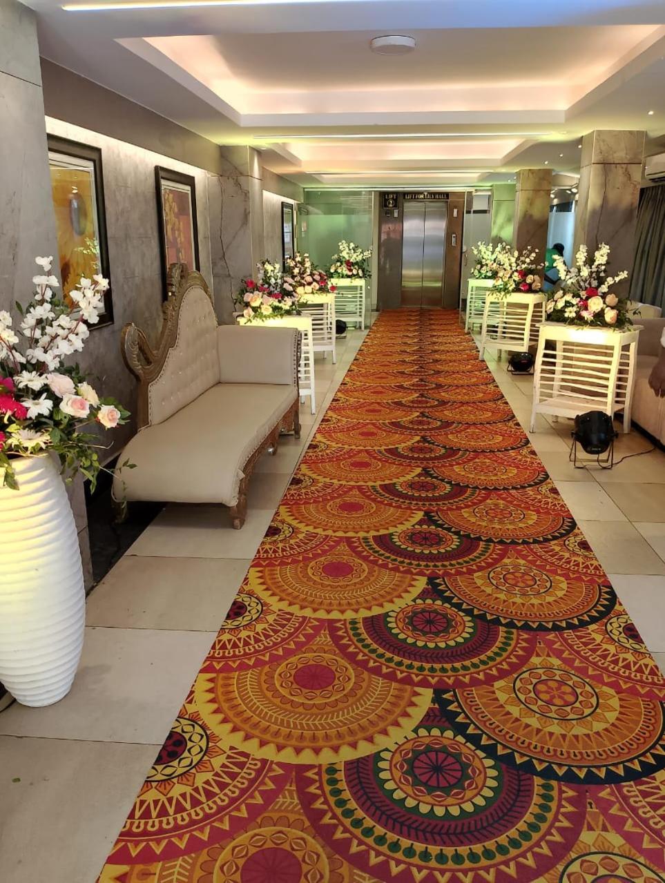 Hotel Pushpak Bhuvanesvar Kültér fotó