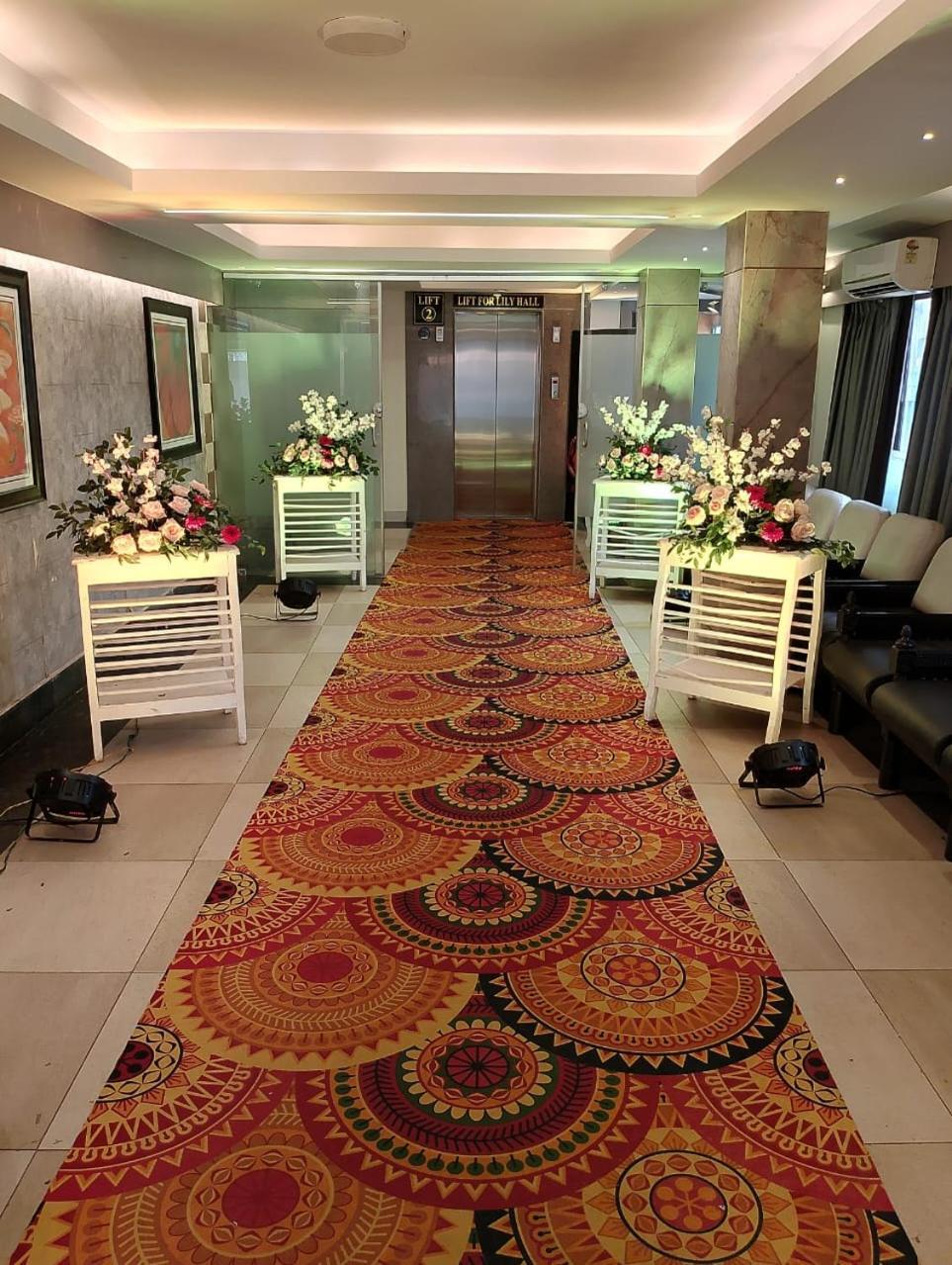 Hotel Pushpak Bhuvanesvar Kültér fotó