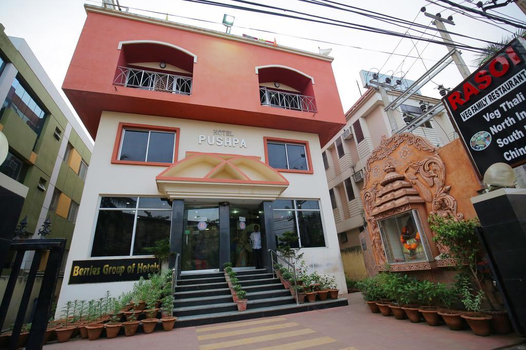 Hotel Pushpak Bhuvanesvar Kültér fotó