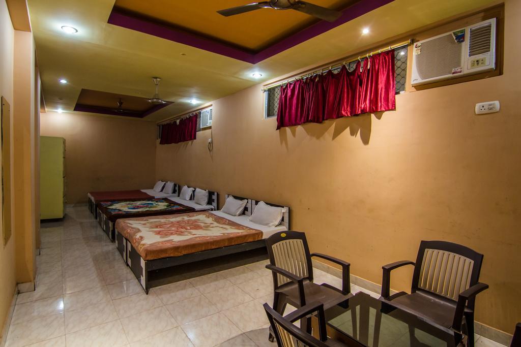 Hotel Pushpak Bhuvanesvar Kültér fotó