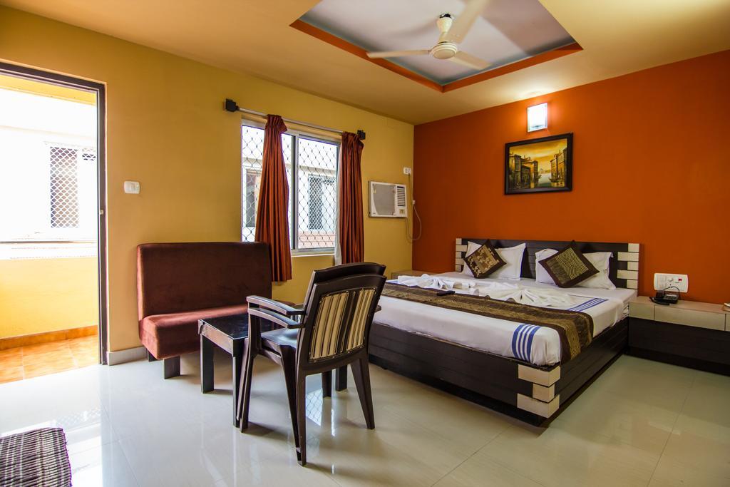 Hotel Pushpak Bhuvanesvar Kültér fotó